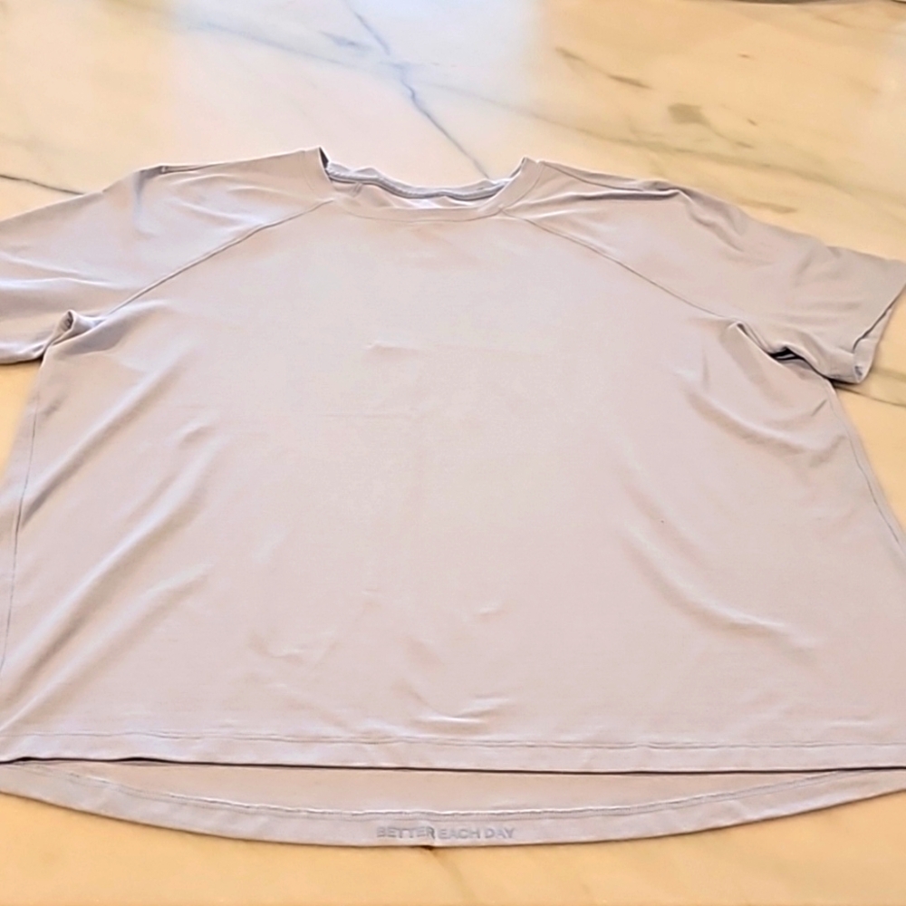 LULULEMON MENS SZ MED SHORT SLEEVE ATHLETIC TOP LIGHT BLUE